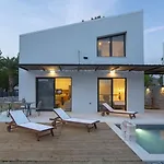 Seascape - Beachfront *