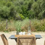 Seascape - Beachfront Вилла *