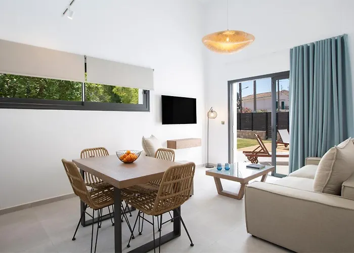 Villa Seascape - Beachfront