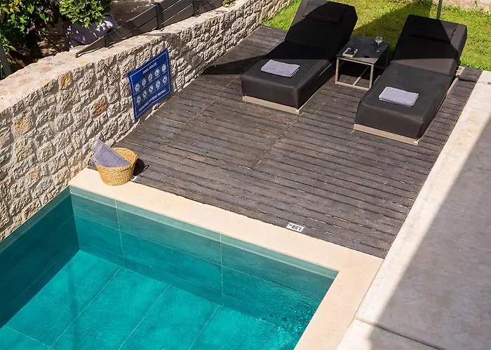 Seascape - Beachfront Villa