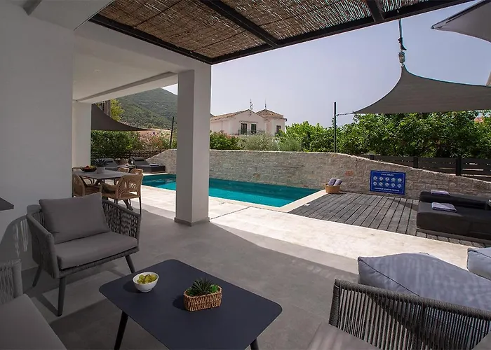 Villa Seascape - Beachfront *