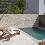 Seascape - Beachfront * فاسيليكي