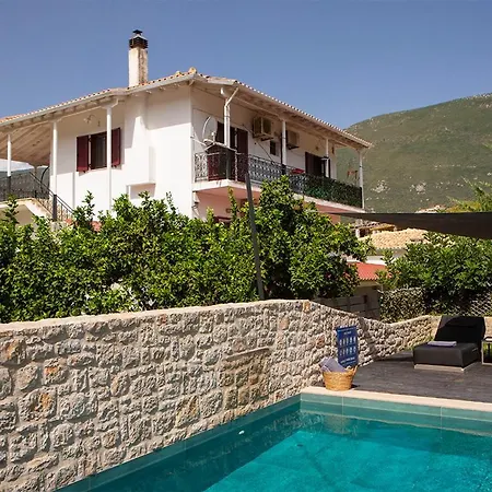 Seascape - Beachfront 바실리키