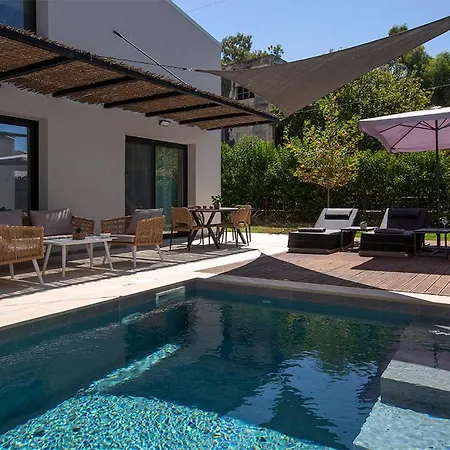 Seascape - Beachfront Villa