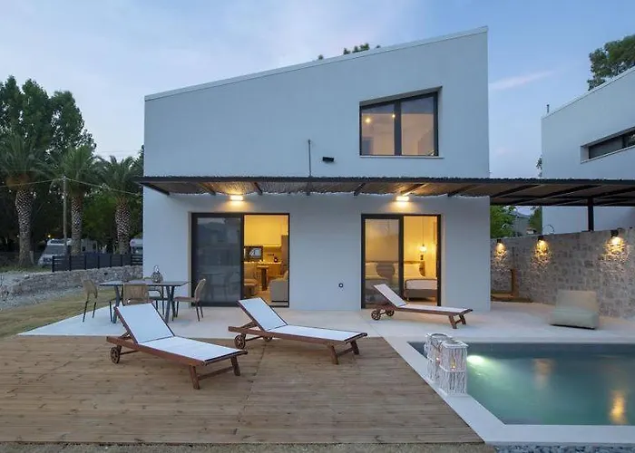 Seascape - Beachfront *