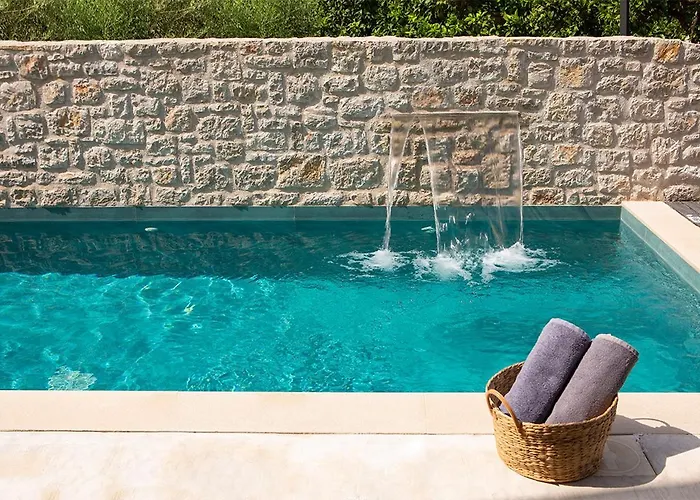 Seascape - Beachfront *